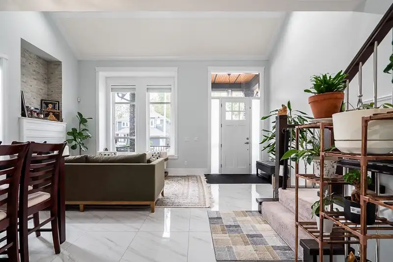 5832 140A PLACE - photo 2 of 5