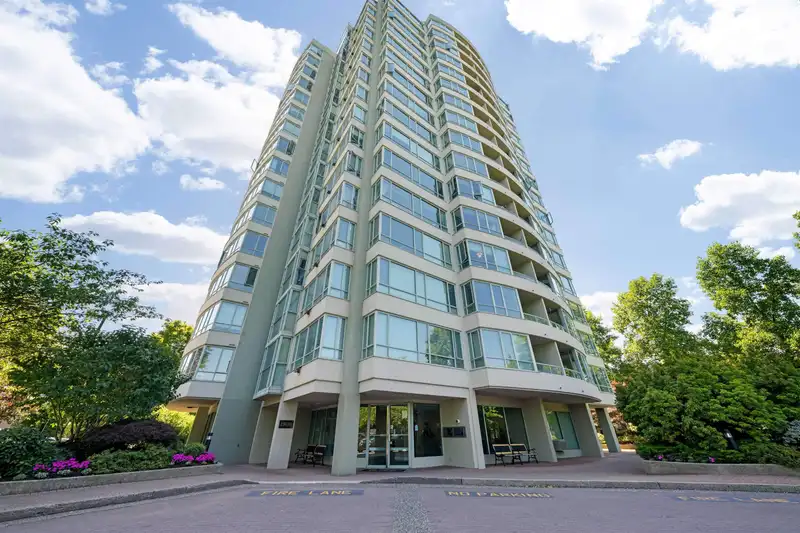 1605 15030 101 AVENUE - photo 2 of 9