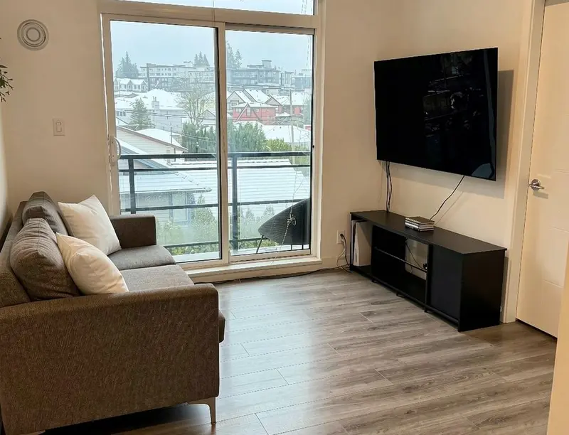 405 700 CLARKE ROAD - photo 3 of 11