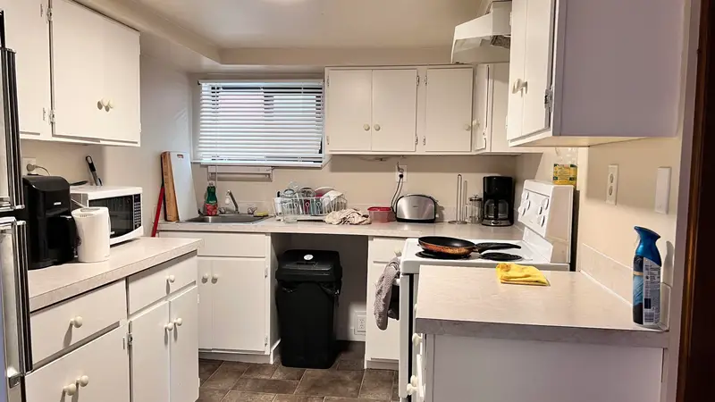 1250 E KING EDWARD AVENUE - photo 1 of 6