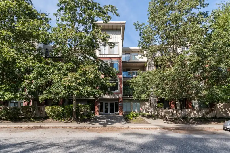 310 15385 101A AVENUE - photo 1 of 40