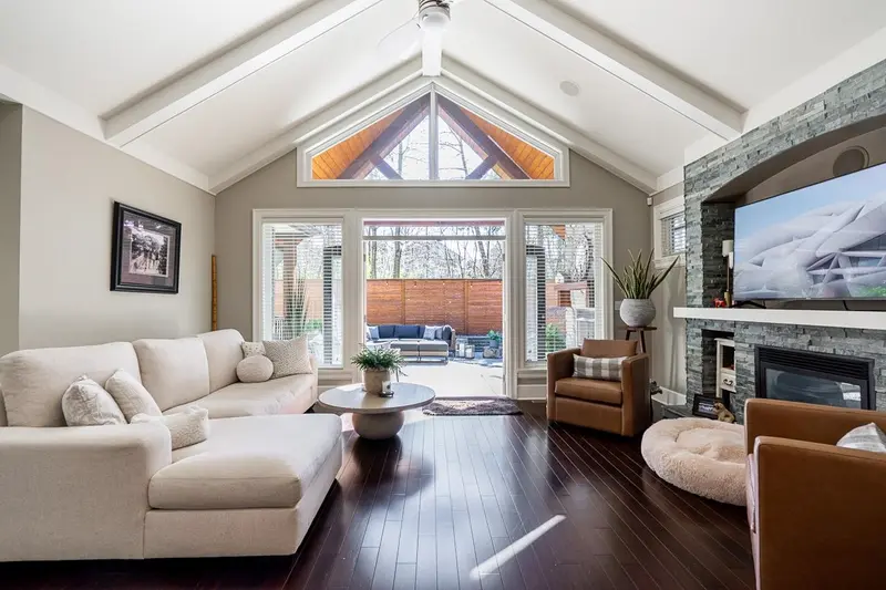 16308 27A AVENUE - photo 3 of 25