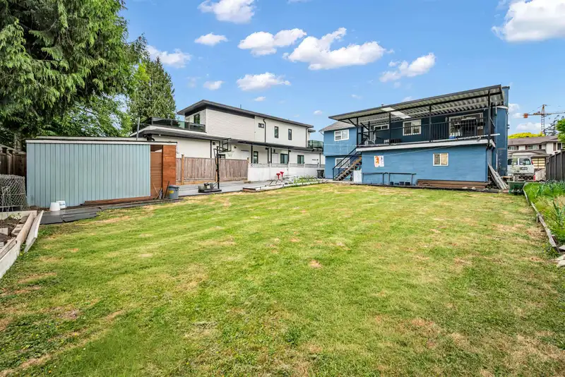 6268 129 STREET - photo 3 of 34