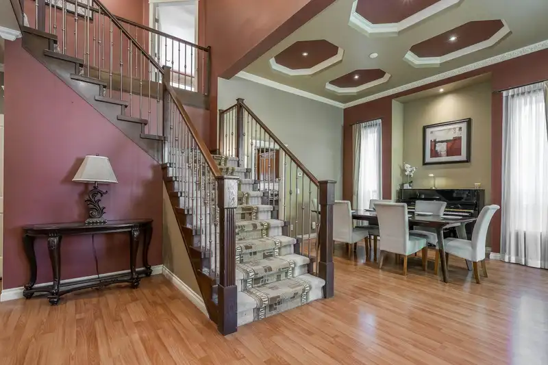 7625 151A STREET - photo 3 of 40