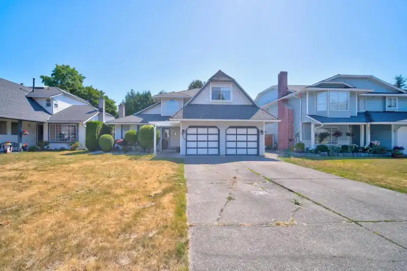 8960 157 STREET - photo 1 of 40