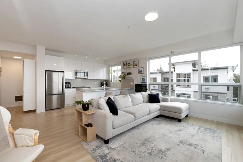 406 11913 BURNETT STREET - photo 2 of 23