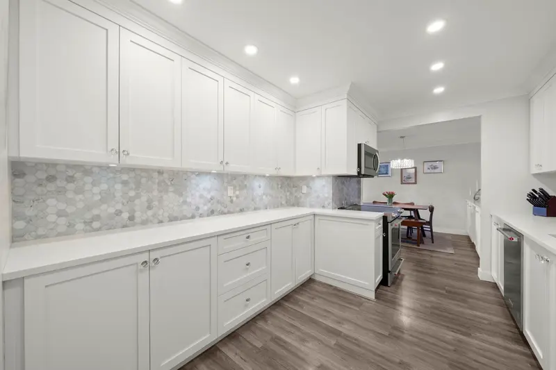 211 4111 FRANCIS ROAD - photo 3 of 25