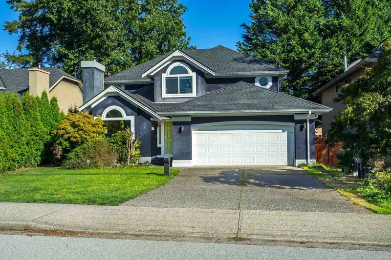 10874 160 STREET - photo 1 of 40