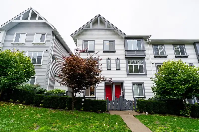 64 8168 136A STREET - photo 1 of 3