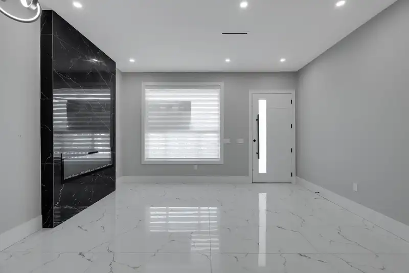 14750 62A AVENUE - photo 2 of 25