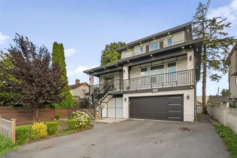 12822 114A AVENUE - photo 2 of 37