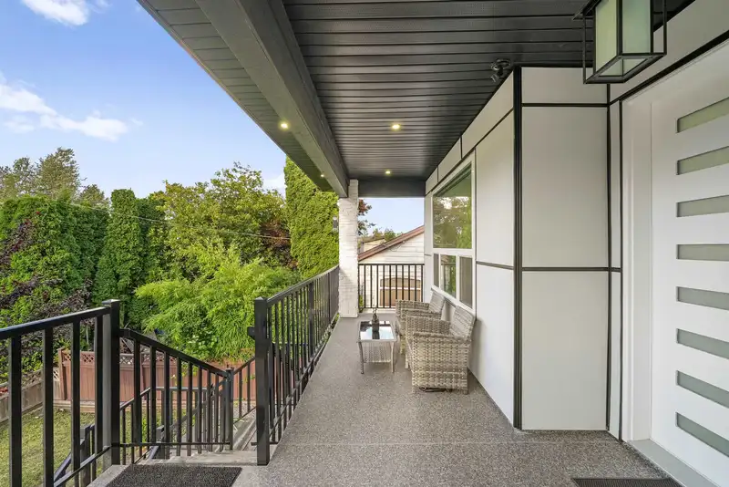 12822 114A AVENUE - photo 4 of 37