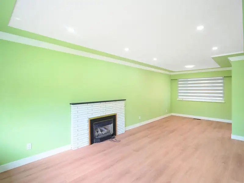 14935 KEW DRIVE - photo 3 of 16