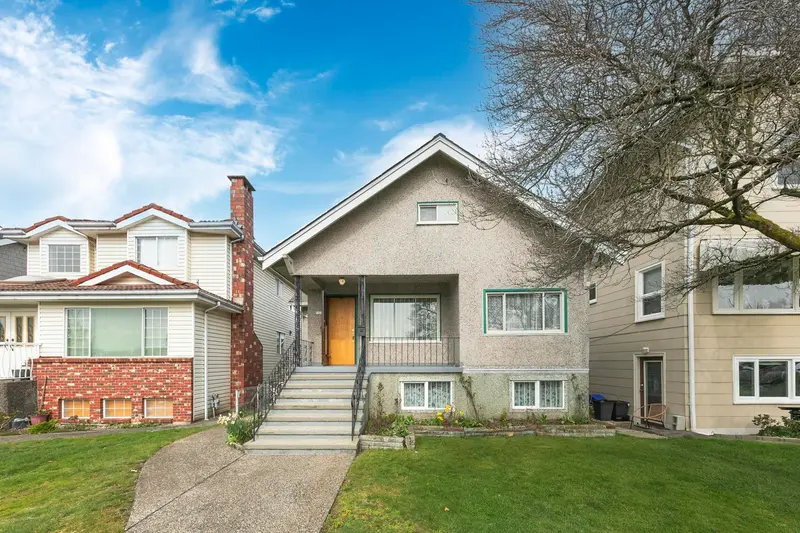 3521 TRIUMPH STREET - photo 2 of 22