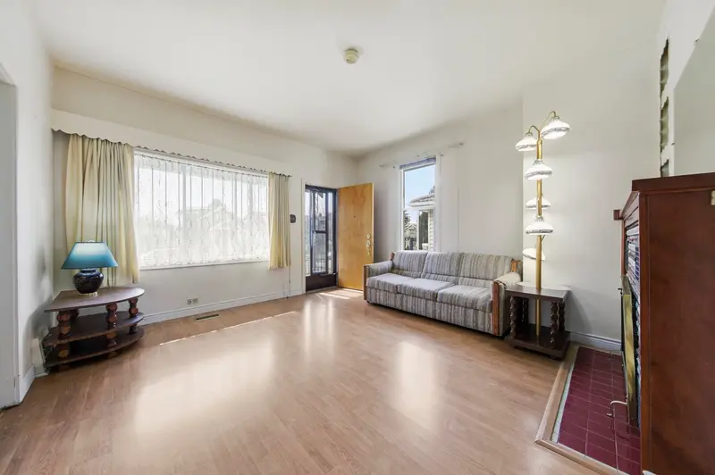 3521 TRIUMPH STREET - photo 4 of 22