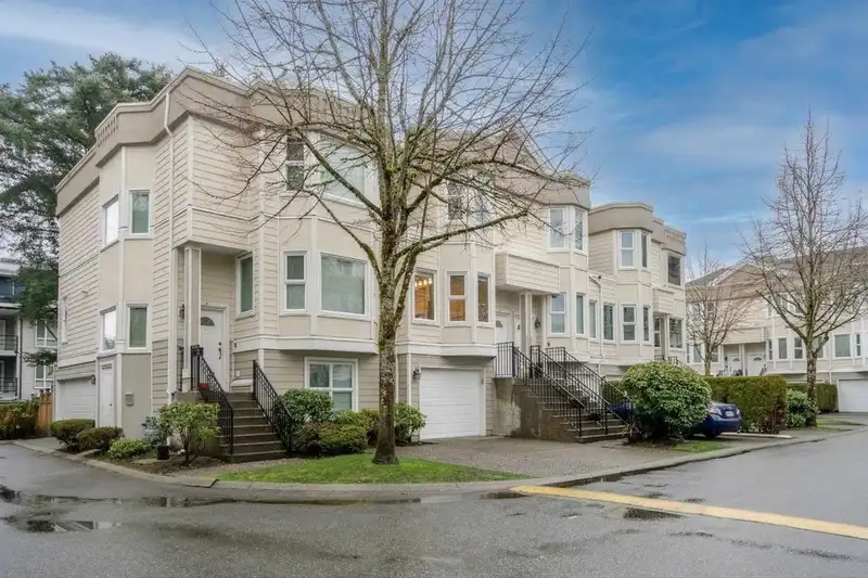 10 10340 156 STREET - photo 1 of 40