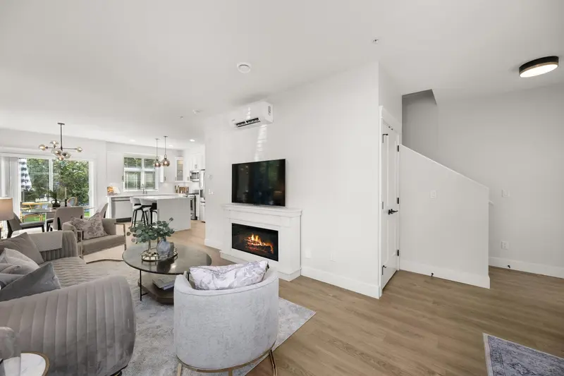 3 20926 83 AVENUE AVENUE - photo 3 of 25