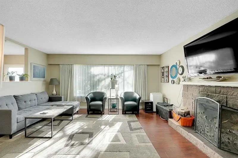 15113 PHEASANT DRIVE - photo 4 of 24