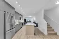 35 9718 161A STREET - thumbnail 4