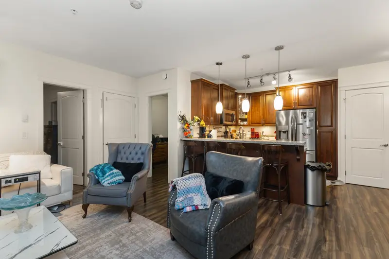 320 32445 SIMON AVENUE - photo 2 of 22