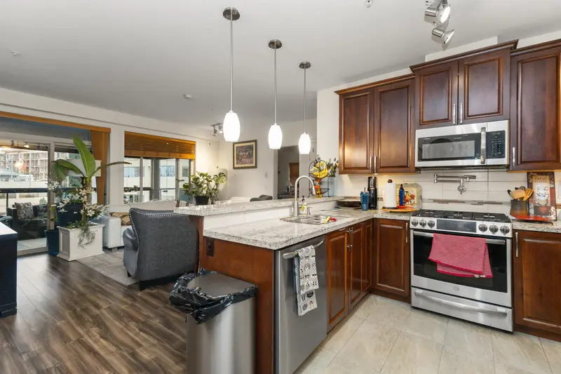 320 32445 SIMON AVENUE - photo 4 of 22