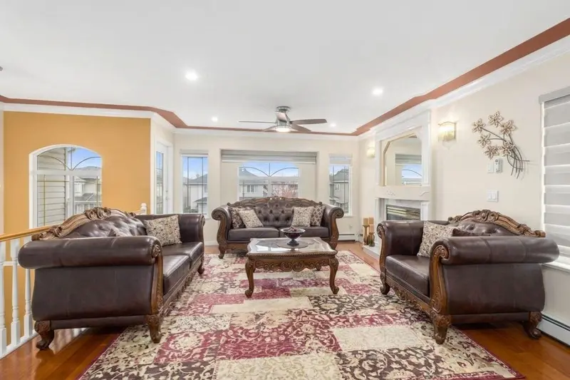 3545 VIEWMOUNT PLACE - photo 4 of 25