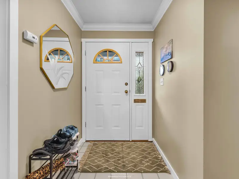 43 9273 122 STREET - photo 4 of 25