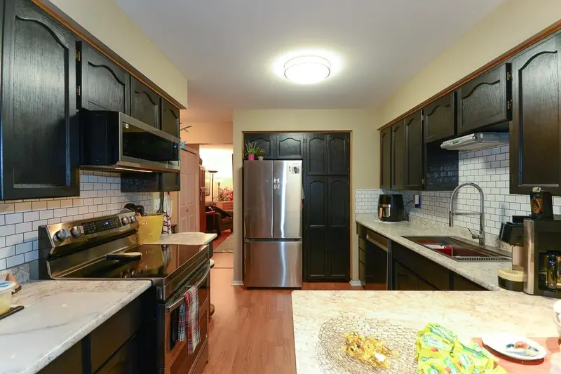 66 32959 GEORGE FERGUSON WAY - photo 3 of 17