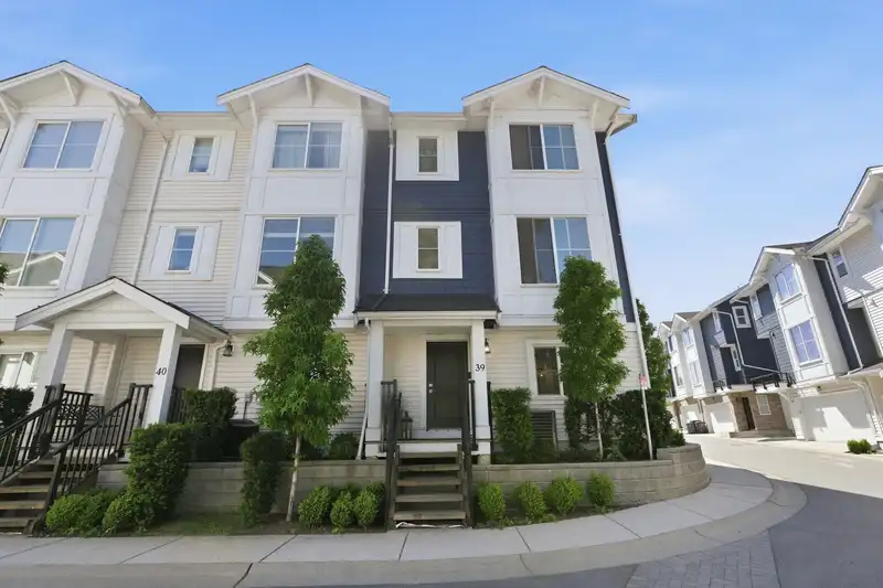 39 14355 62 AVENUE - photo 1 of 18