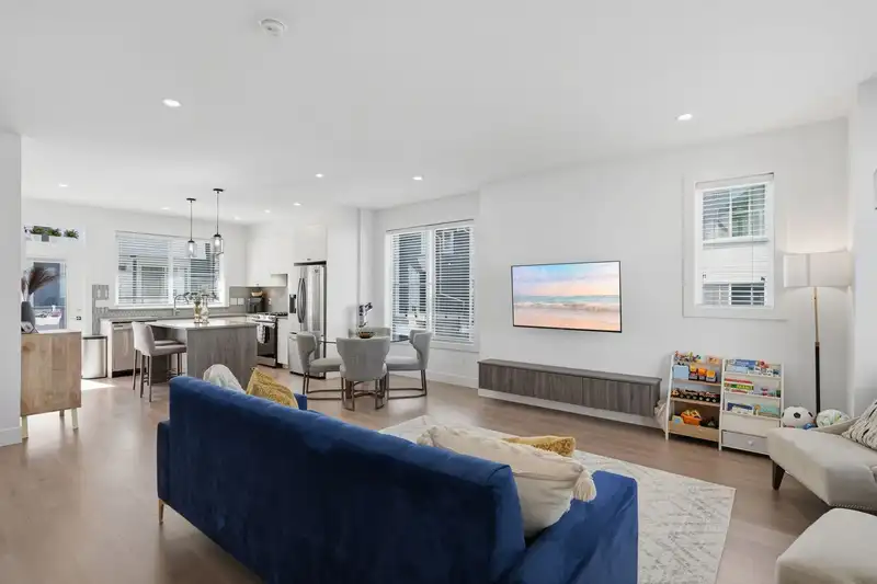 39 14355 62 AVENUE - photo 4 of 18