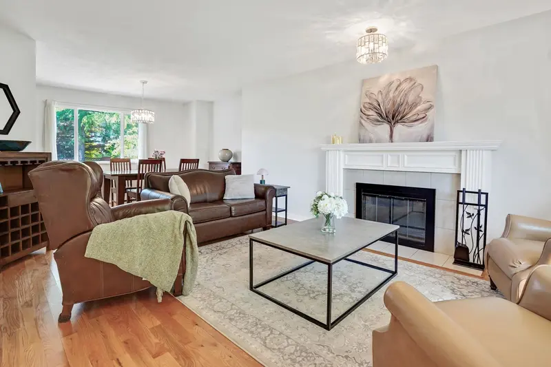 21371 86 AVENUE - photo 3 of 25