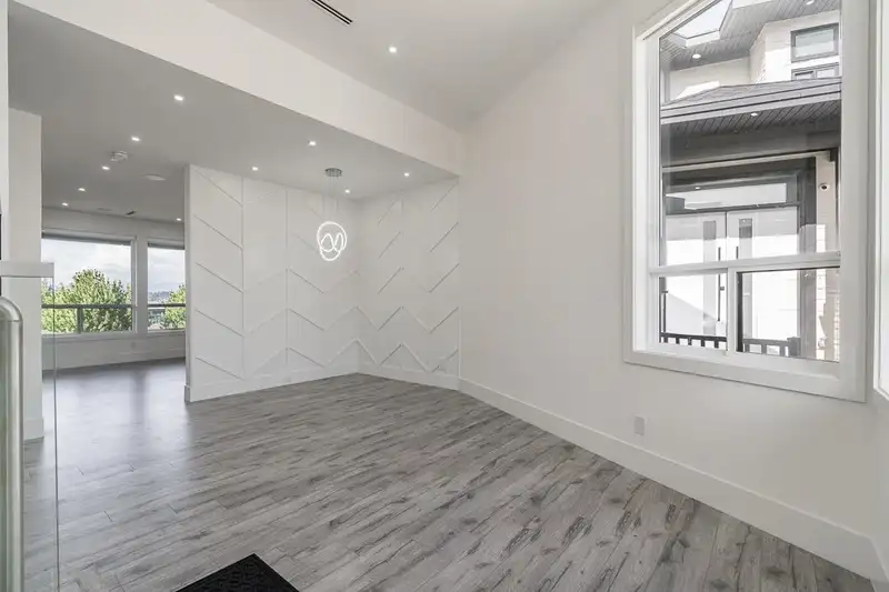 15051 63A AVENUE - photo 3 of 35