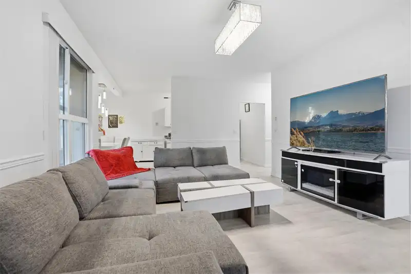 110 14981 101A AVENUE - photo 1 of 40