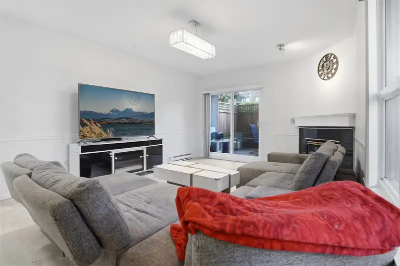 110 14981 101A AVENUE - photo 2 of 40