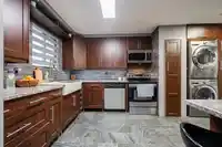 71 8555 KING GEORGE BOULEVARD - thumbnail 1