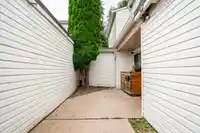 71 8555 KING GEORGE BOULEVARD - thumbnail 26