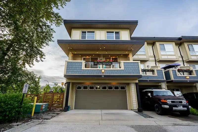 52 19477 72A AVENUE - photo 1 of 38