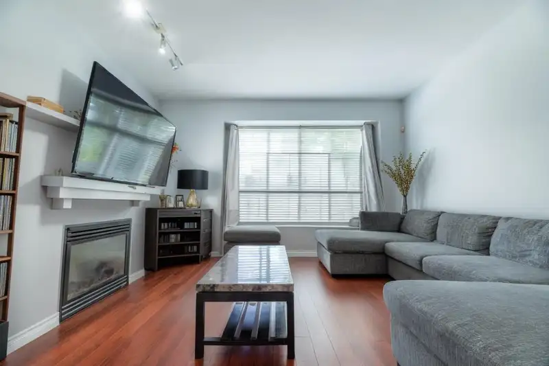 8 18839 69 AVENUE - photo 2 of 11