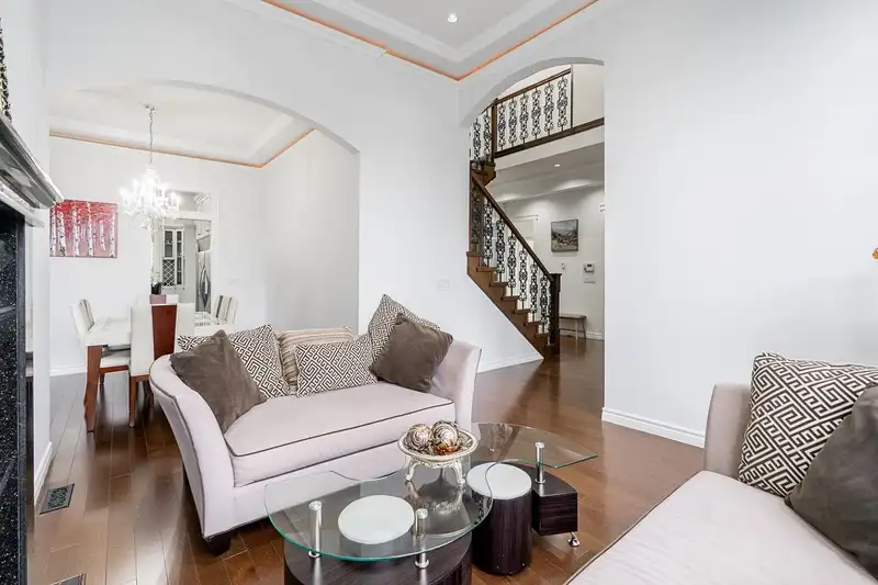 14867 76A AVENUE - photo 3 of 37