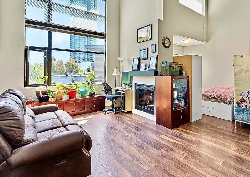 452 10838 CITY PARKWAY - photo 1 of 16