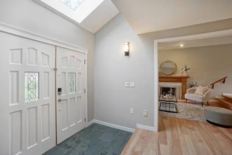 16569 S GLENWOOD CRESCENT - photo 3 of 29