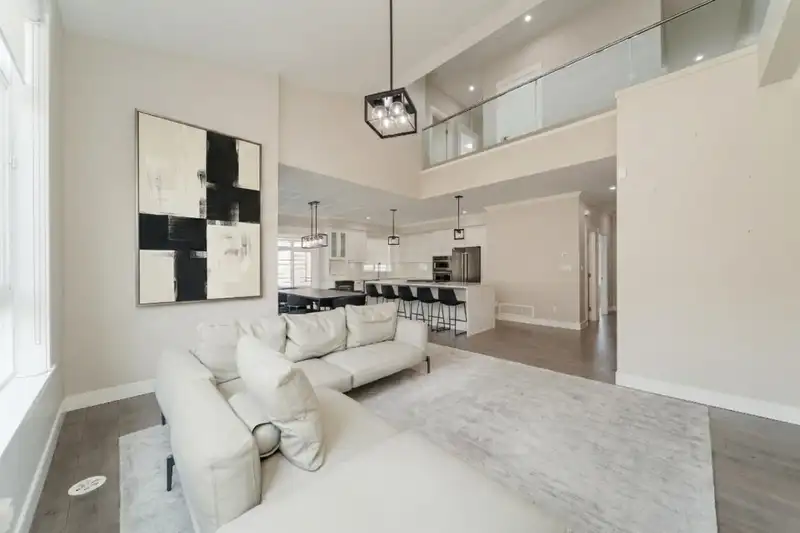 17033 FRASER HIGHWAY - photo 2 of 25