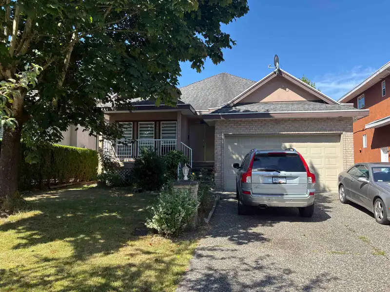 7719 147A STREET - photo 2 of 24