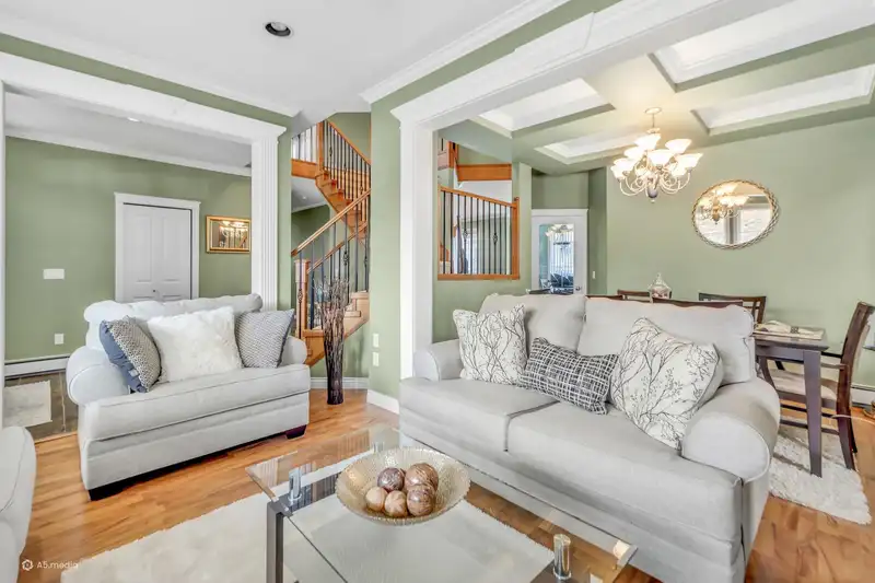 16215 79A AVENUE - photo 4 of 37