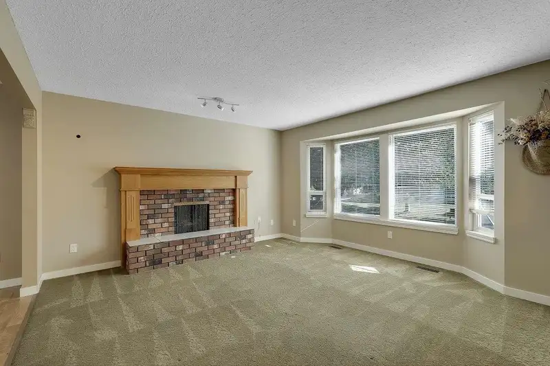 18233 60A AVENUE - photo 3 of 30