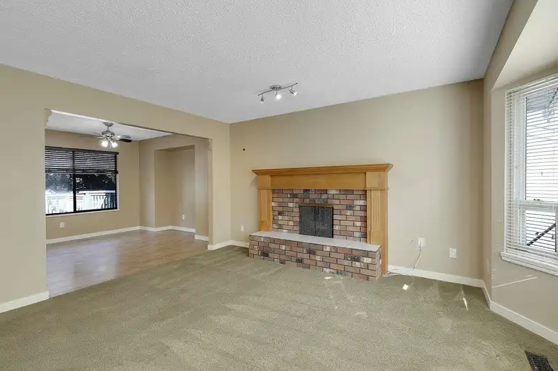 18233 60A AVENUE - photo 4 of 30