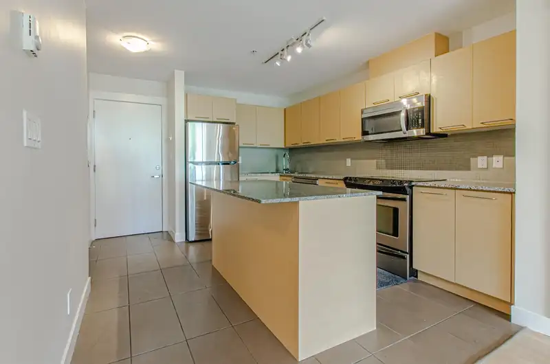 209 10822 CITY PARKWAY - photo 2 of 26