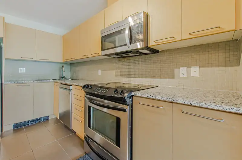 209 10822 CITY PARKWAY - photo 4 of 26