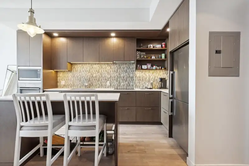 4402 13495 CENTRAL AVENUE - photo 3 of 37