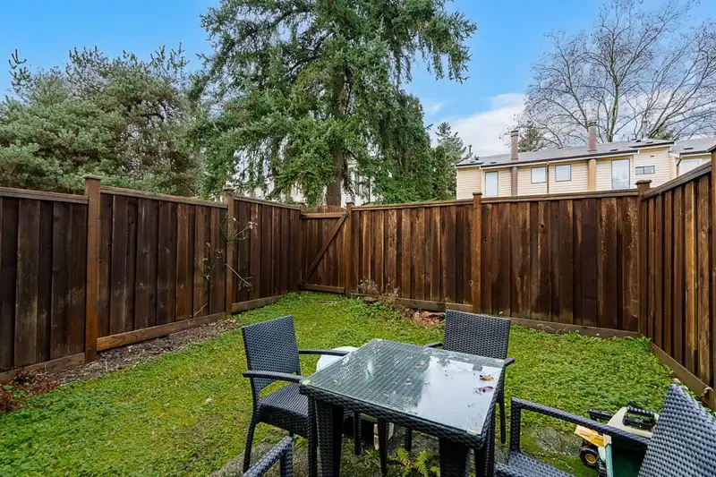 12 9342 128 STREET - photo 1 of 40